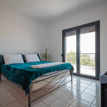 Nala - Mouries Halkidiki Паралия Дионисиу